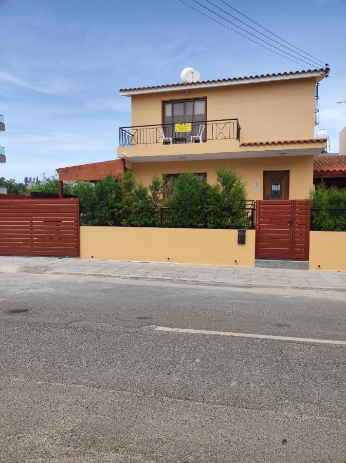 Villa Rina Paphos Exteriör bild