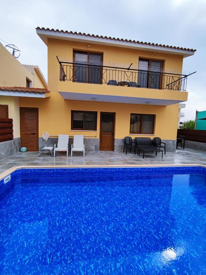 Villa Rina Paphos Exteriör bild