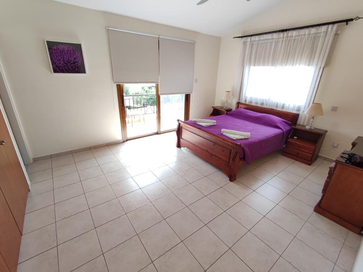 Villa Rina Paphos Exteriör bild